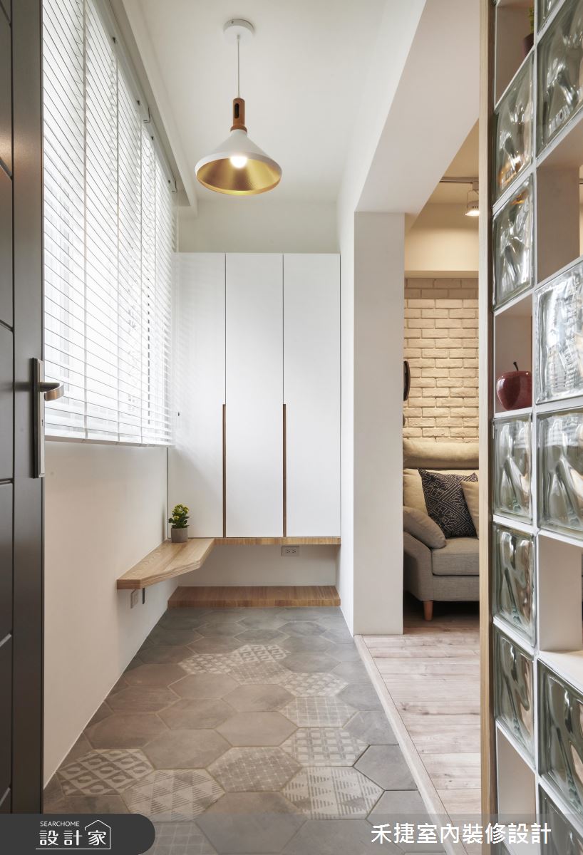 30 年老屋的花磚重生！單身北歐宅明亮如咖啡廳