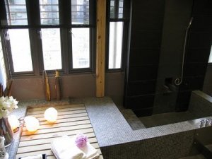 打造完美衛浴 慎選材質與色系