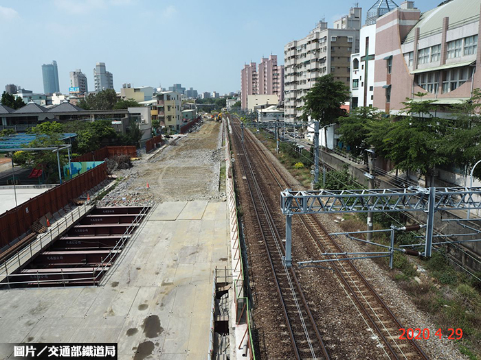 不甩抗爭 南鐵地下化明強拆拒遷戶