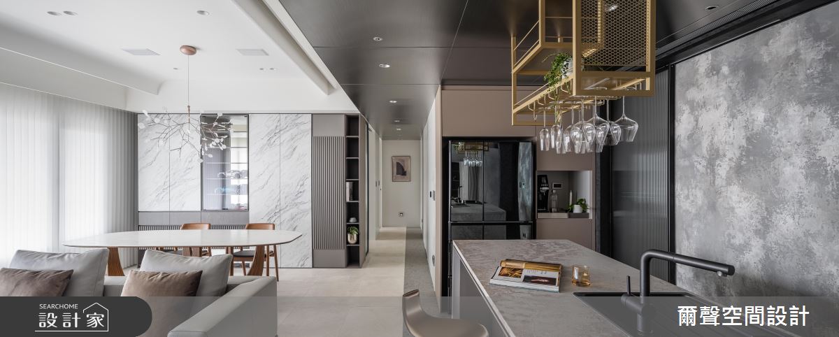 中島吧台打造男屋主品酌天堂！藝術塗料刷出現代宅時髦品味