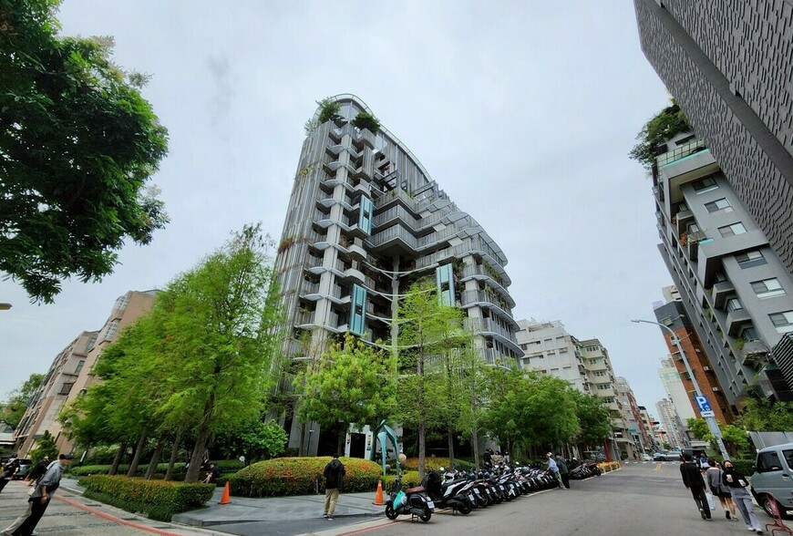 2025預售屋上半場買氣腰斬，928 下半場見真章