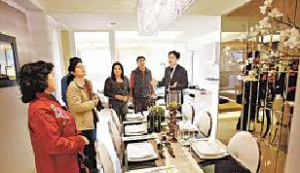 春節買氣旺 年後看奢侈稅政策方向