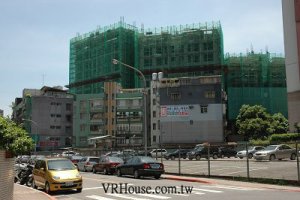 買壓重房市壞 預售率先拋