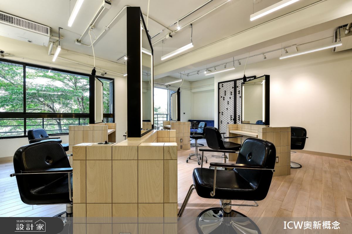 25坪活動式創意髮廊！展現木意與鐵件的簡約之美