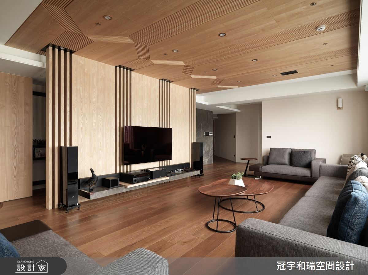 穿過榮耀，遇見極致開闊餐廚！回歸靜謐生活的木質調退休宅