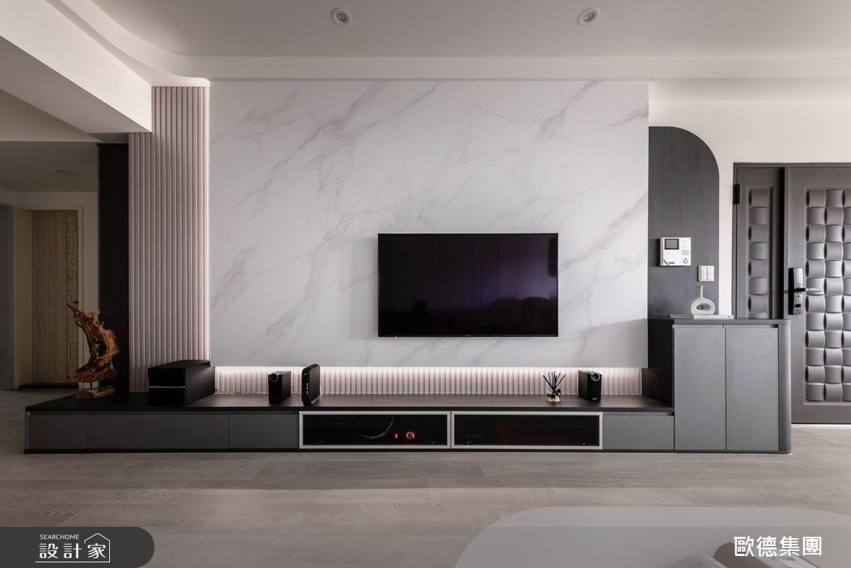 〔開箱影片〕55坪陰暗老屋，變身現代感的設計師私宅！還配置了海量收納+...