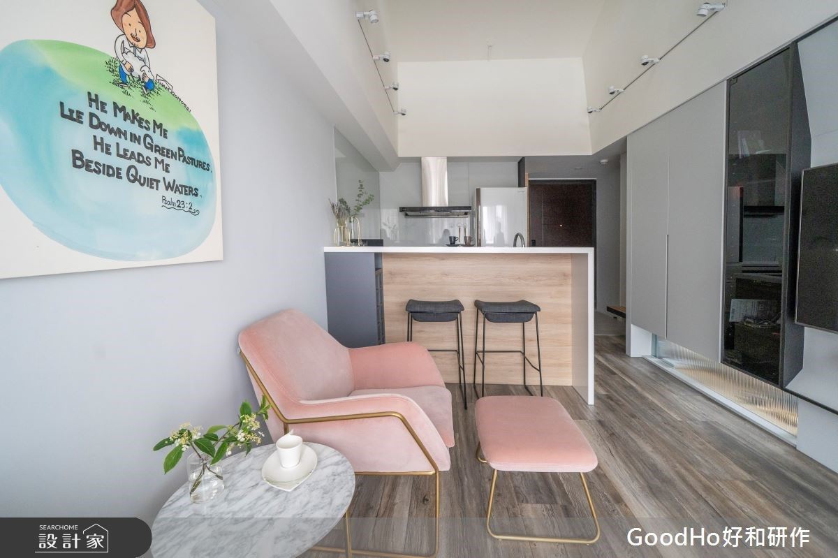 沒有餐桌也 OK！20 坪有中島吧台和 3 房，這樣設計陽光超美、超寬敞