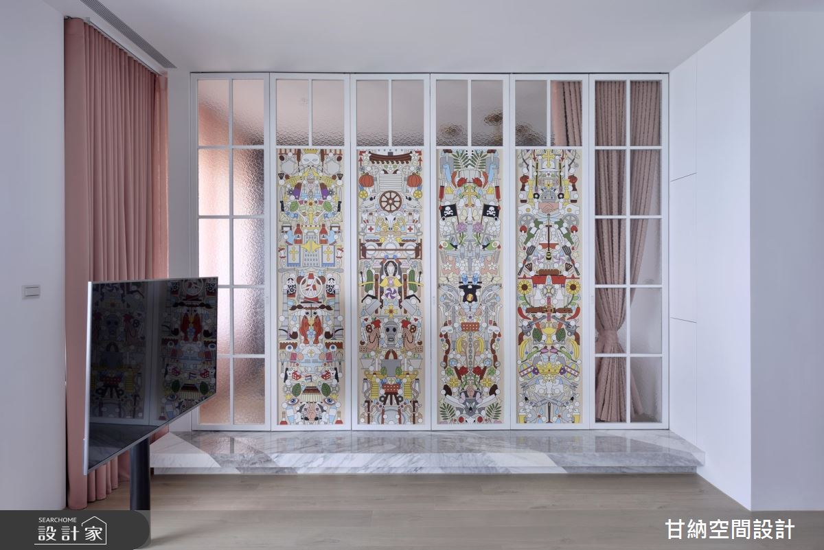 一扇門盪出無限樂趣！ 繽紛跳色X中島串連收納廚櫃 混搭風格小宅