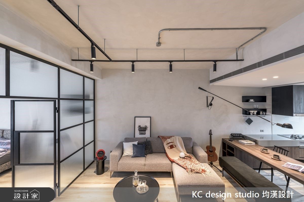 像風一樣的單身男子！18 坪高齡老屋賦予無垠的機能自由