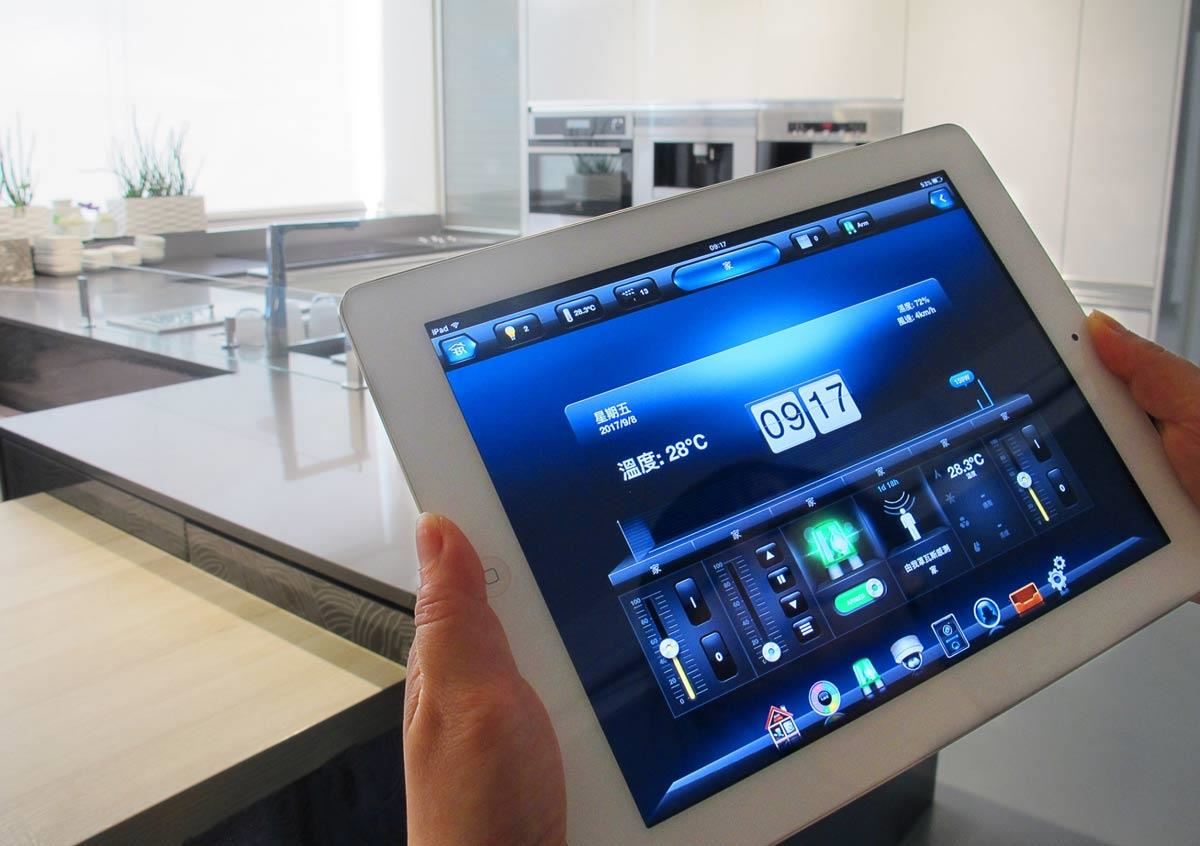 廚具設計與時俱進　雅登廚飾《智聯家居生活》運用最新科技，讓廚房變聰...