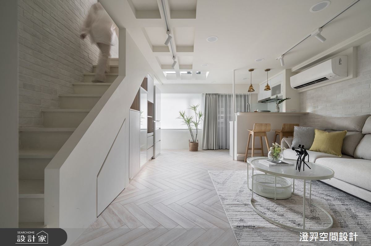 在台北信義區獨享皎潔月光! 14坪老屋以純白為基底，勾勒輕甜系單身美宅