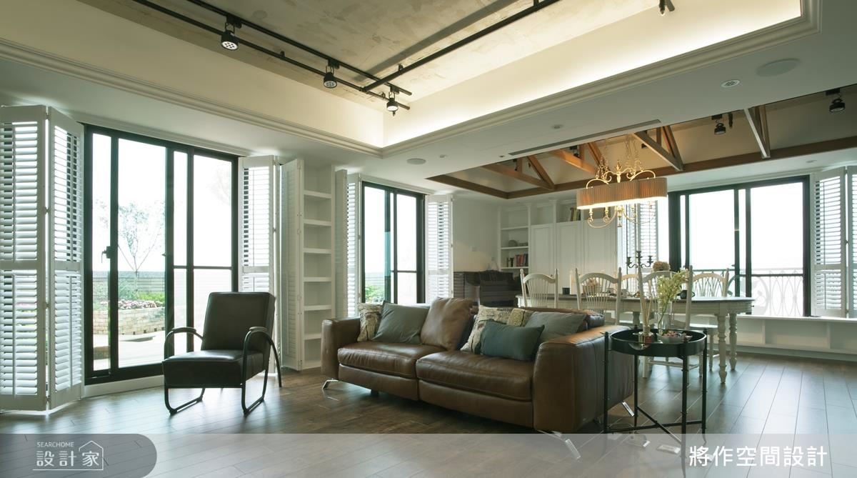 美式鄉村的溫暖樸質，用落地百葉窗營造自然光感