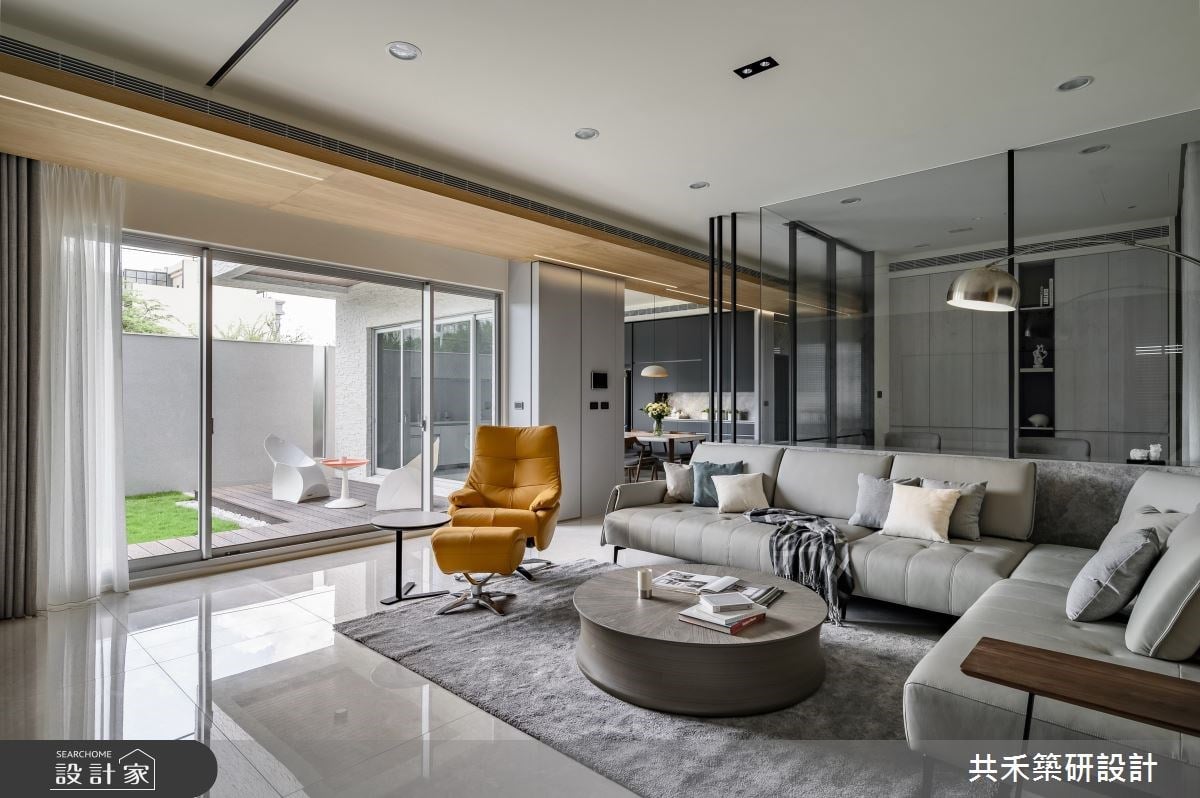 在毛胚屋種下夢想種子！95 坪自地自建透天別墅，五房三廳完美串連室內外...