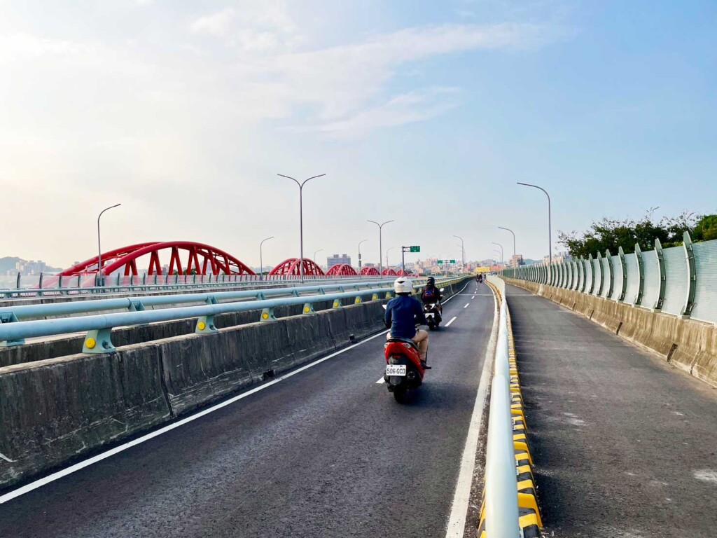 視察三鶯大橋　民代批汽機車匯流 危險激增