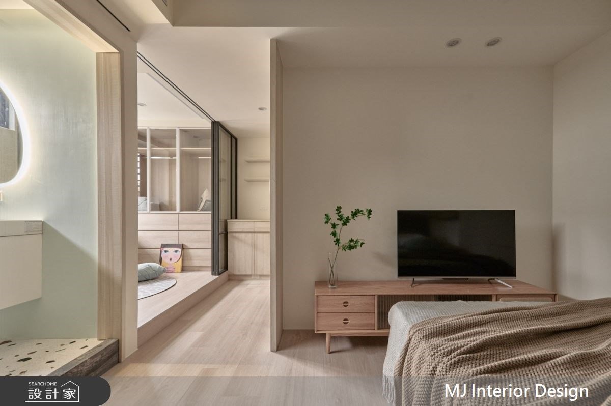40 年老屋超強改造術！7 坪小宅把房間當客廳，還有空間打造彈性多功能房...