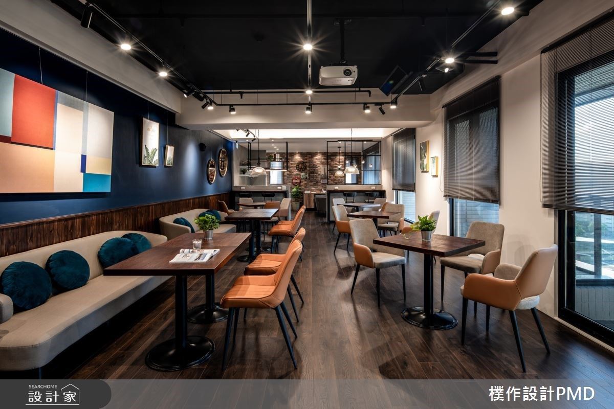 走吧，到樓上的文青咖啡廳！青銀共處、親友團聚的輕工業風空間