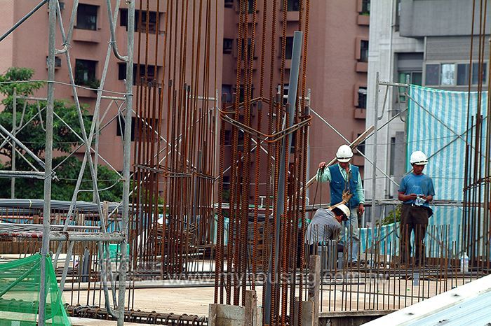 營造業缺工缺料 業者冒險雇非法移工