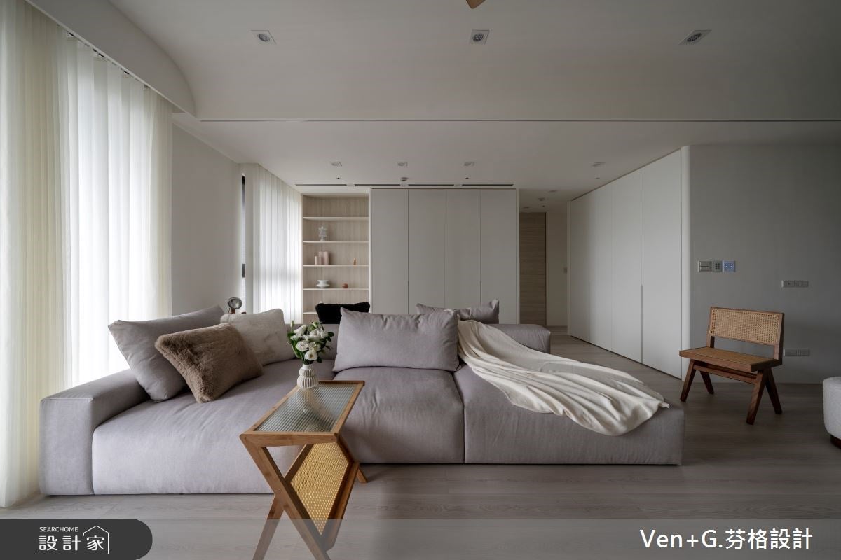 愛上質感簡約風！以雙面客廳放大空間，帶朋友回家開派對！
