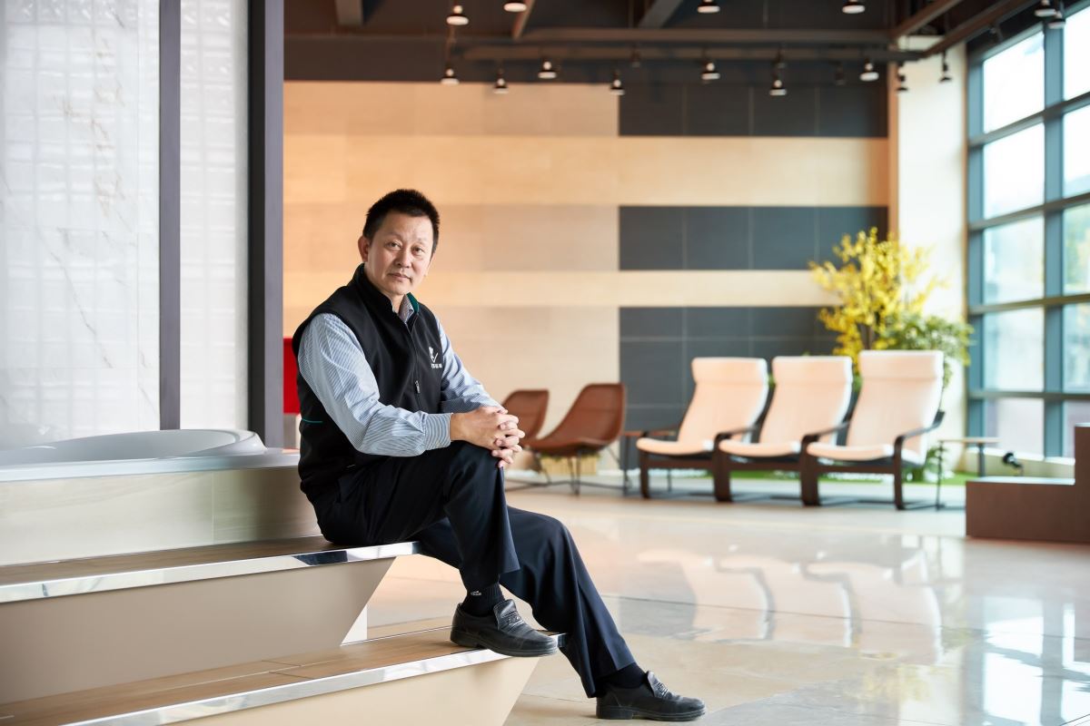 好磁磚一敲就知道！師傅這樣說： 聽起來清脆響亮，是上等磚的秘密！