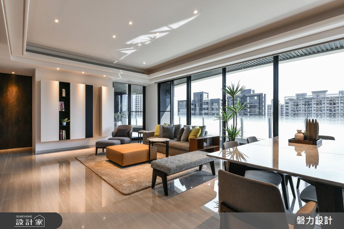 引光入室突破牆體限制，大面積連續牆面設計展現豪宅氣韻