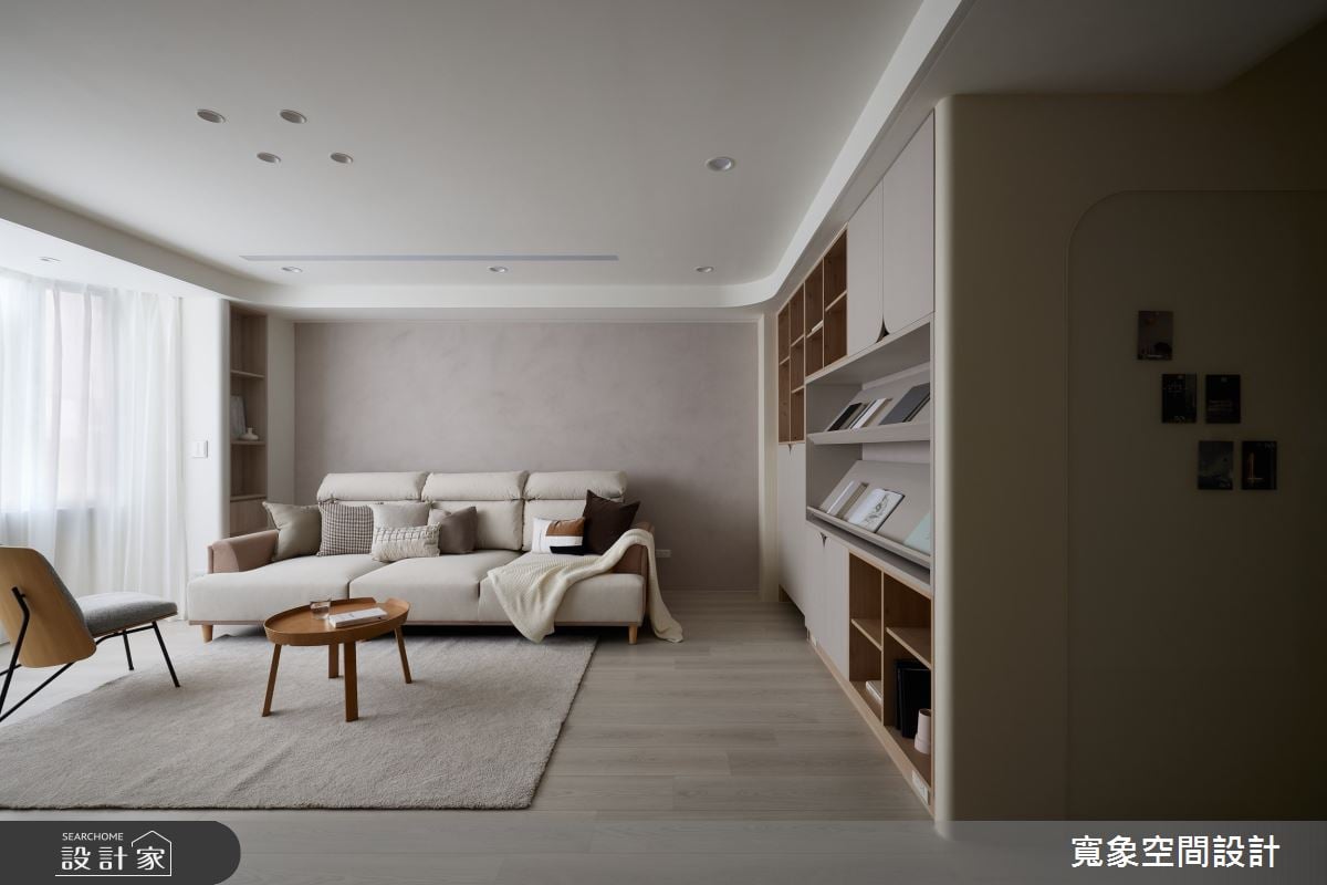 拆除一牆創造無阻交流!台北大安老屋延攬書櫃牆、洞洞板與獨立更衣間描寫...