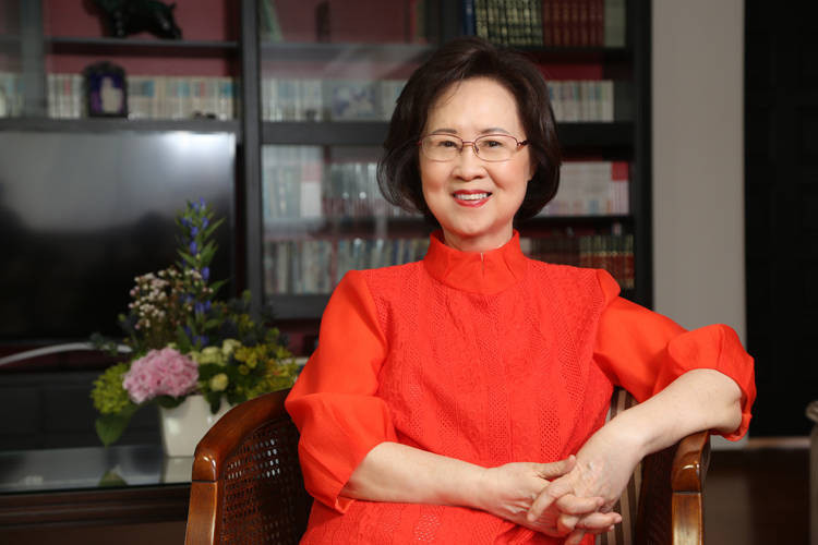 出書暢談「善終權」瓊瑤：愛的極致是放手