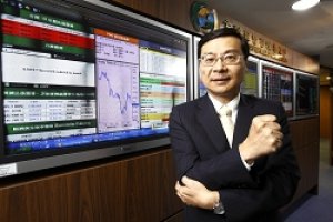 曾銘宗衝關大絕招　金融股重返榮耀