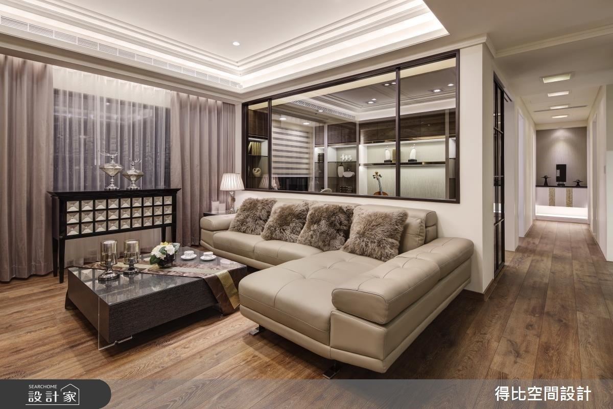 用二進式玄關化解穿堂煞！中島吧台劃分熱炒區與輕食區，以優雅新古典烘...