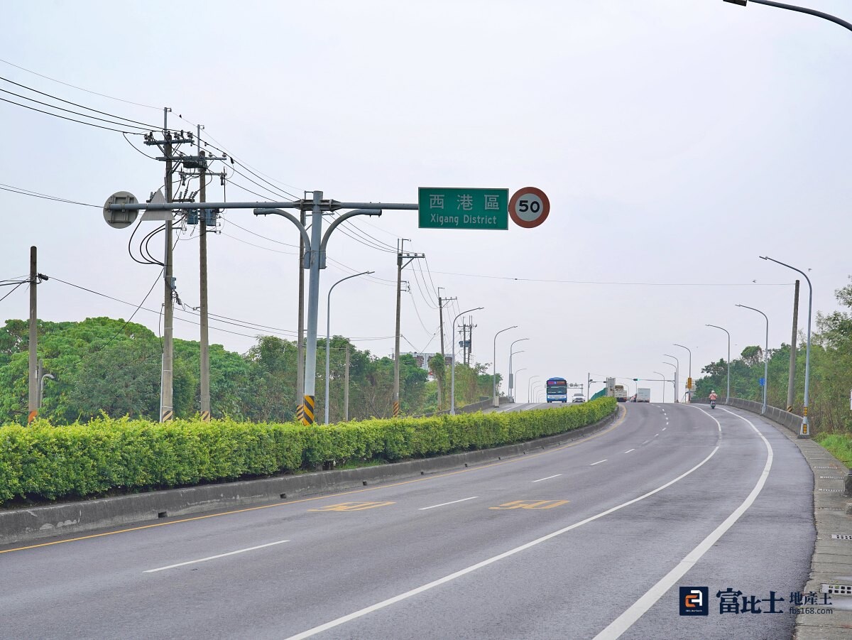 西港屬台南外圍行政區，預售房價約在2字頭，近期在內政部實登上則出現多筆3字頭創價紀錄。（圖／記者蘇茵慧）