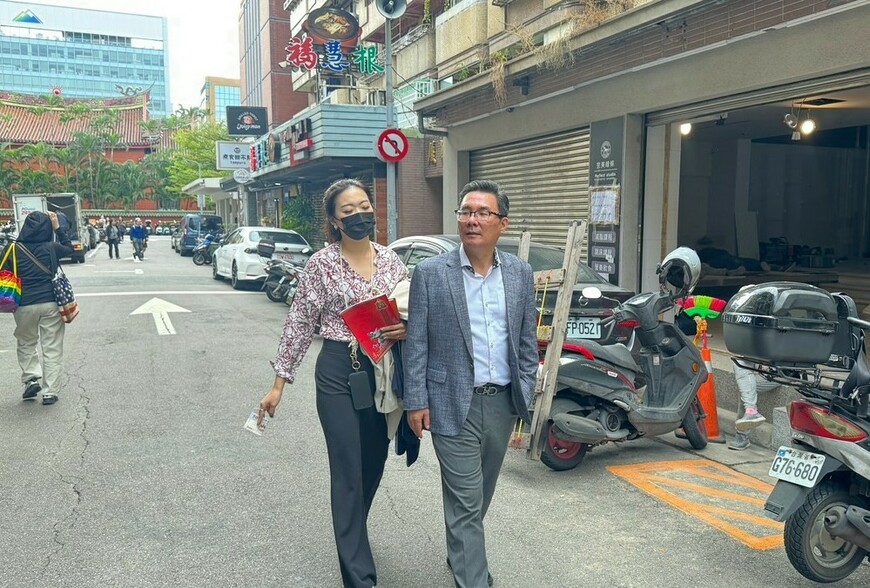 房仲危險了？AI已會算房價、整理行情、回覆買家問題... 隔壁房仲還能撐...
