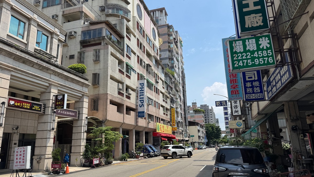 同社區「有裝潢賣1398萬vs無裝潢實價1060萬」新手想買房問：該從多少開...