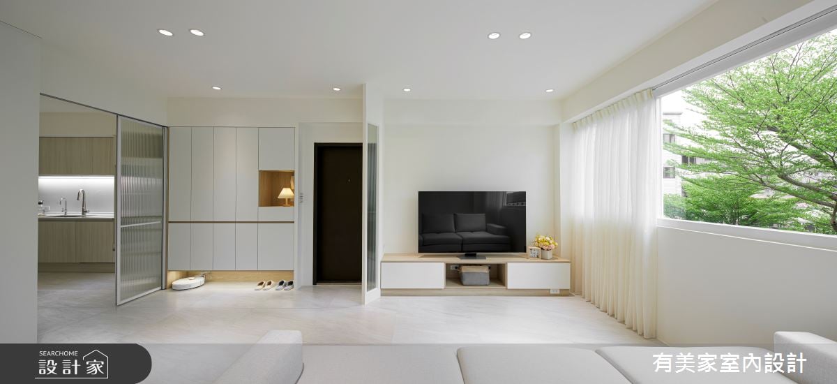 台北信義區老屋翻新，白色簡約的好感居家，大面開窗引景入室，一家四口...