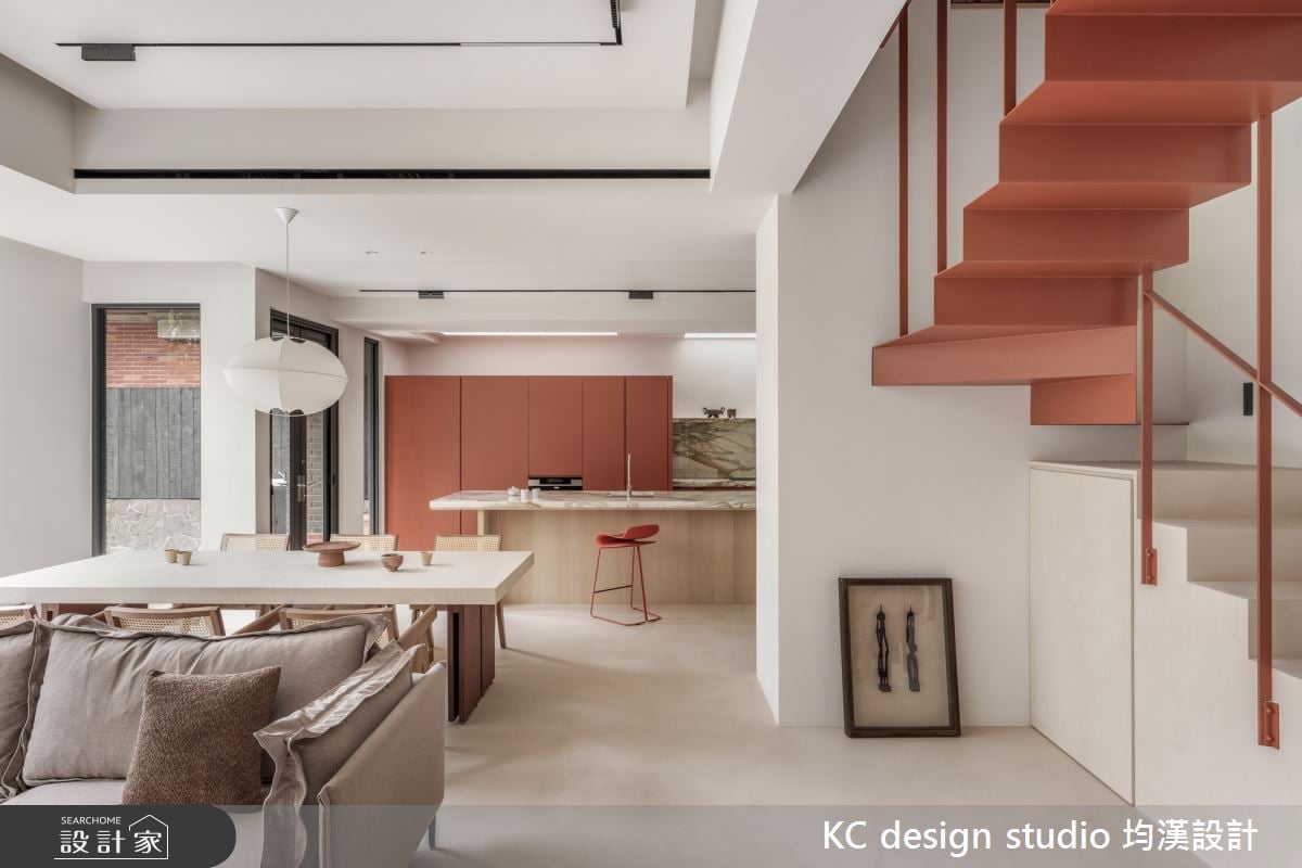 淺談老屋再生的逆齡哲學，新北林口70坪私宅以極簡設計再現包浩斯美學