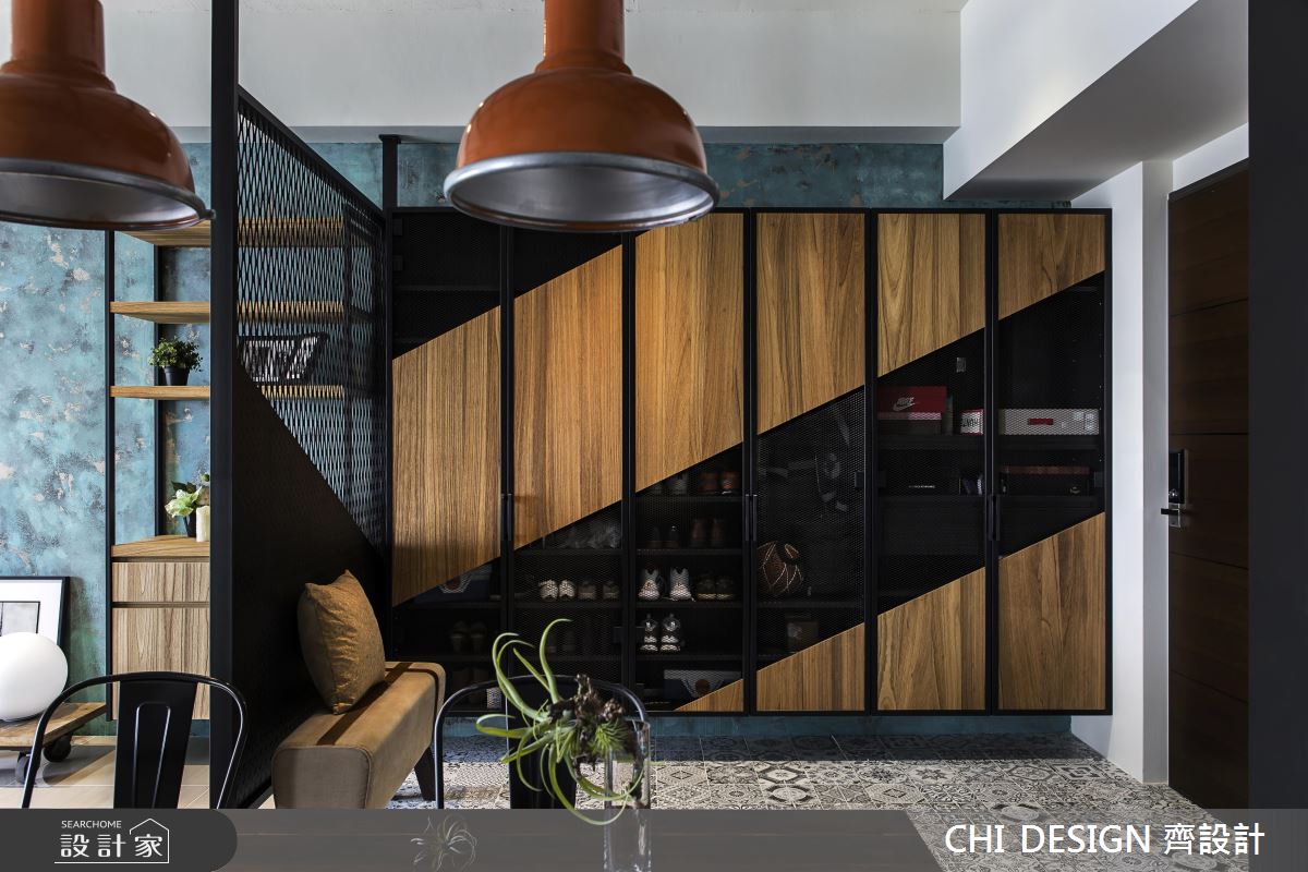 青銅藝術爬上牆！混搭年輕夫妻最愛的時尚工業風