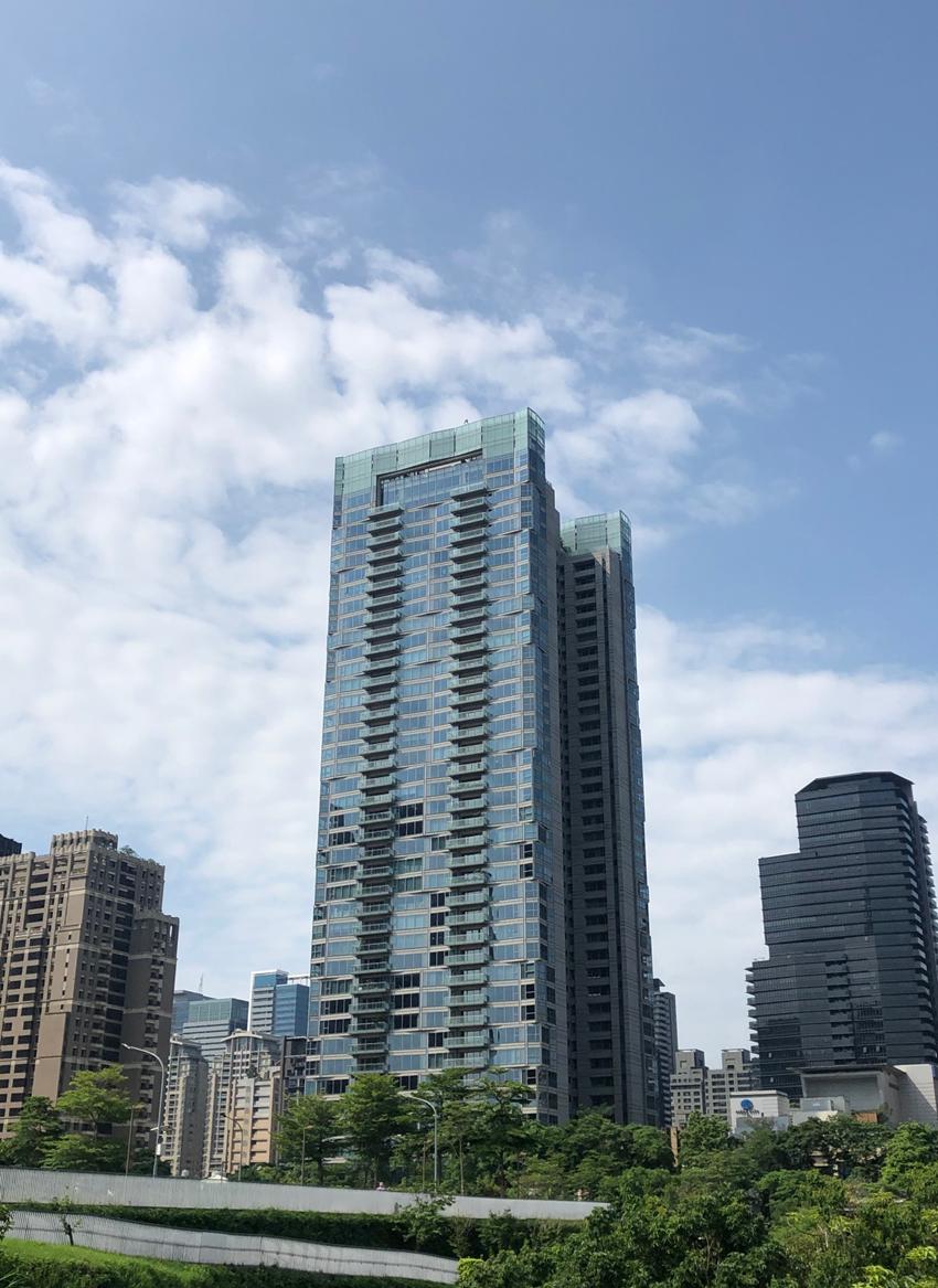 裸賣也好賣！寶輝秋紅谷毛胚屋站上9字頭