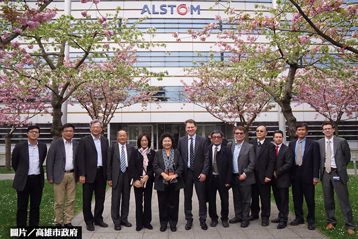 高雄輕軌二期列車明年抵台  市府率團赴法考察　