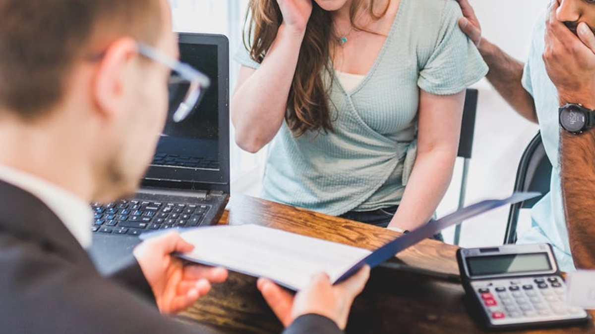 同建案「2年暴漲1300萬」 她陪友看房嘆心累 網搖頭：是心死