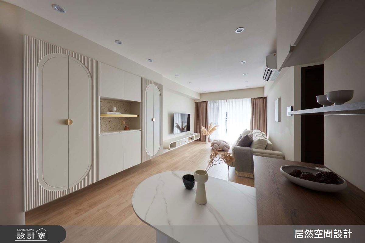 少女升級成媽媽的最佳選擇，奶茶色圍塑散發柔和光彩的台中美型居家，一...