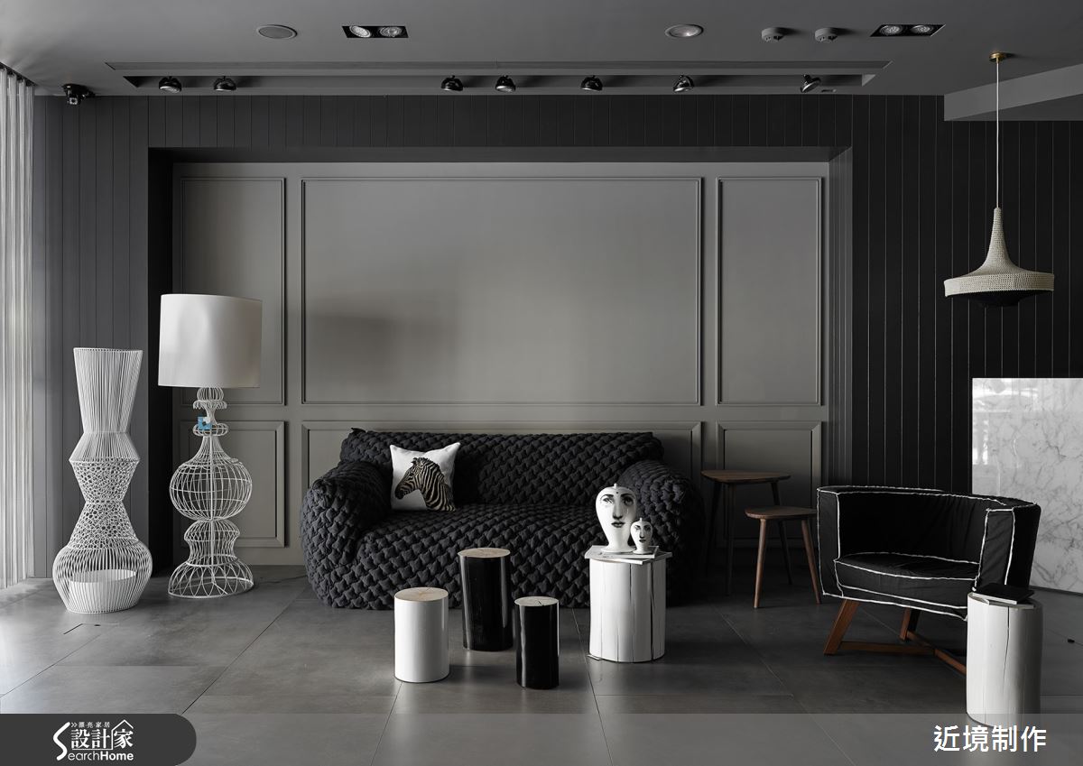 擷取藝術片的經典場景  展現 50 度灰階戲劇氛圍