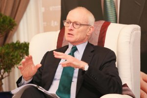 競爭力大師麥可．波特建言台灣：提升價值比降低成本重要