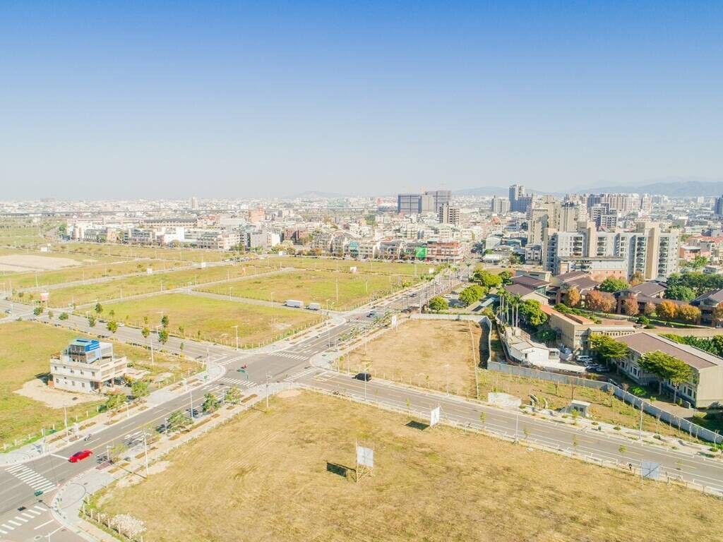 台中14期土地自2020年完成配地以來熱度不輟，挾最大規模重劃區的優勢，吸引建商群起獵地插旗。(信義全球資產提供)