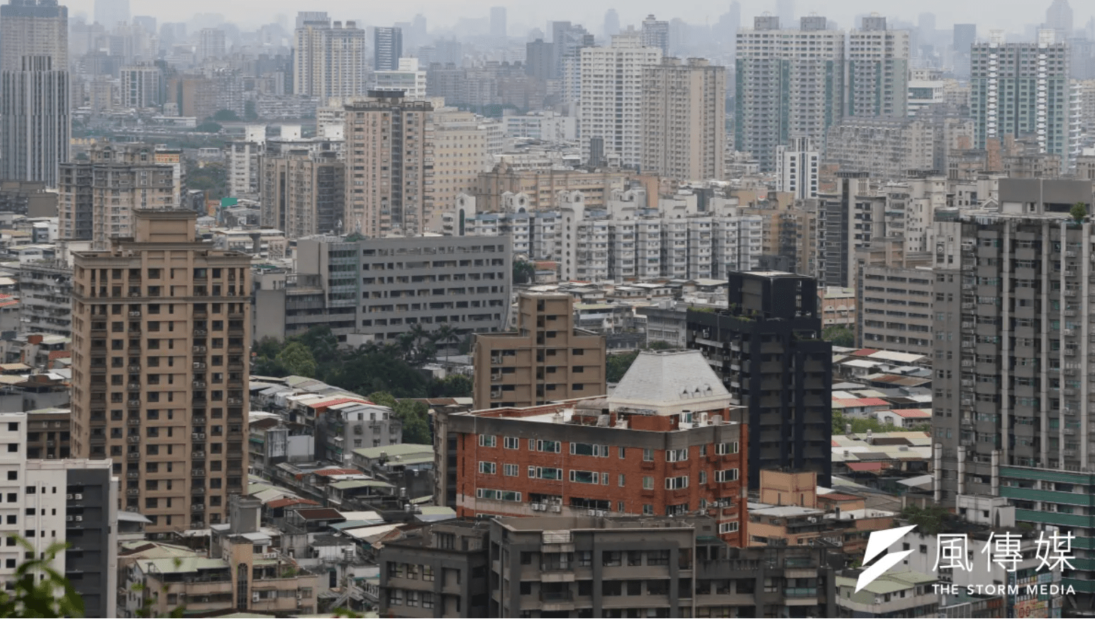 建商不拆了？房市冷卻加上限貸衝擊，專家揭密「全台拆照量大減」背後隱憂