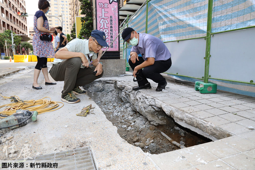 竹北天坑假修復後又見大坑洞　住戶憂心「再塌陷」