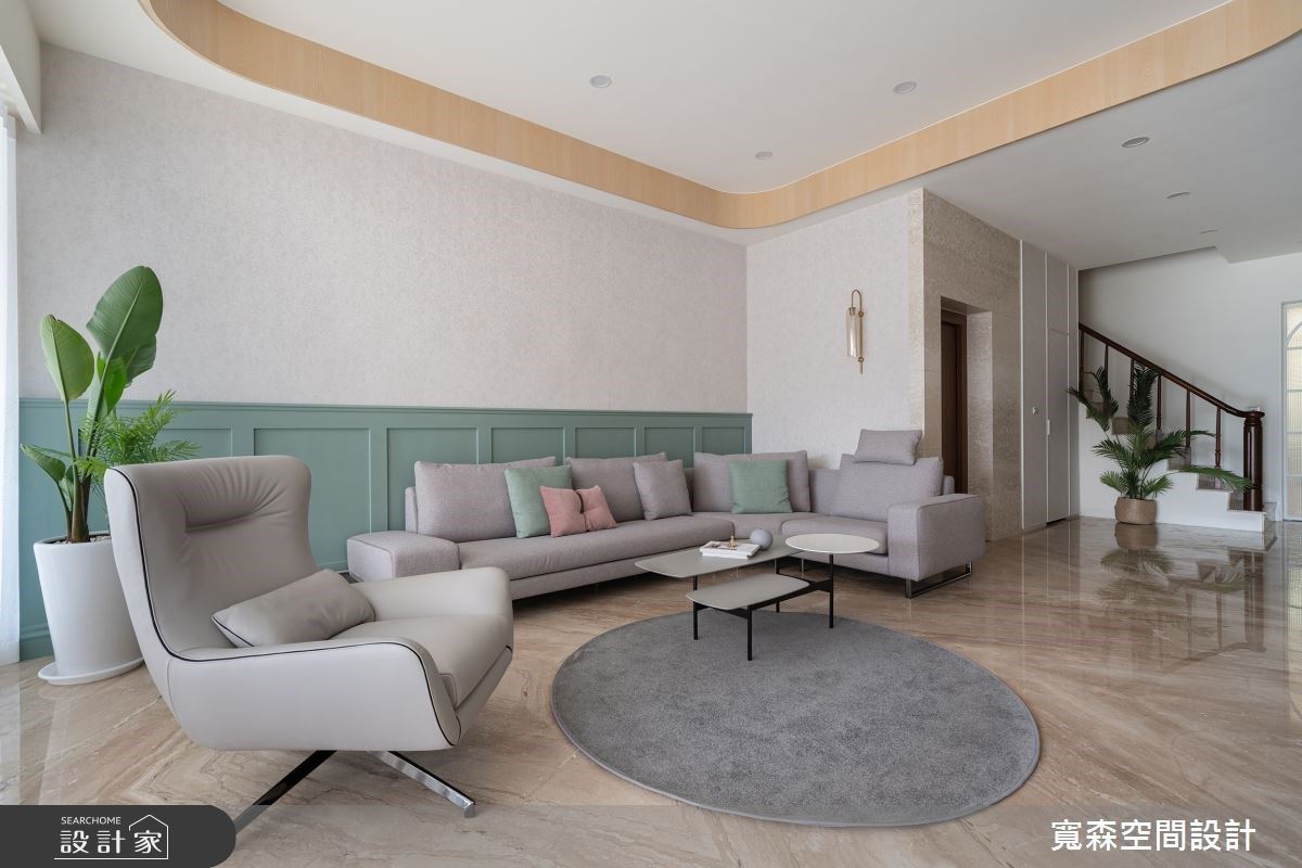 一進門就融化！冰淇淋色客廳 ╳ 古典風主臥，寫下 120 坪透天別墅的甜美...