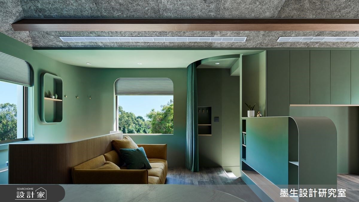 20 坪中古屋化身休閒度假天地！電視隔屏創造和室空間，弧形語彙天抹綠意...