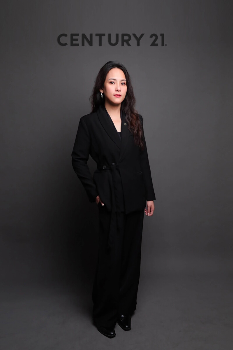 從服裝設計到家的藍圖：李明軒如何用溫柔視角重寫房仲角色。（圖片來源_21世紀不動產）