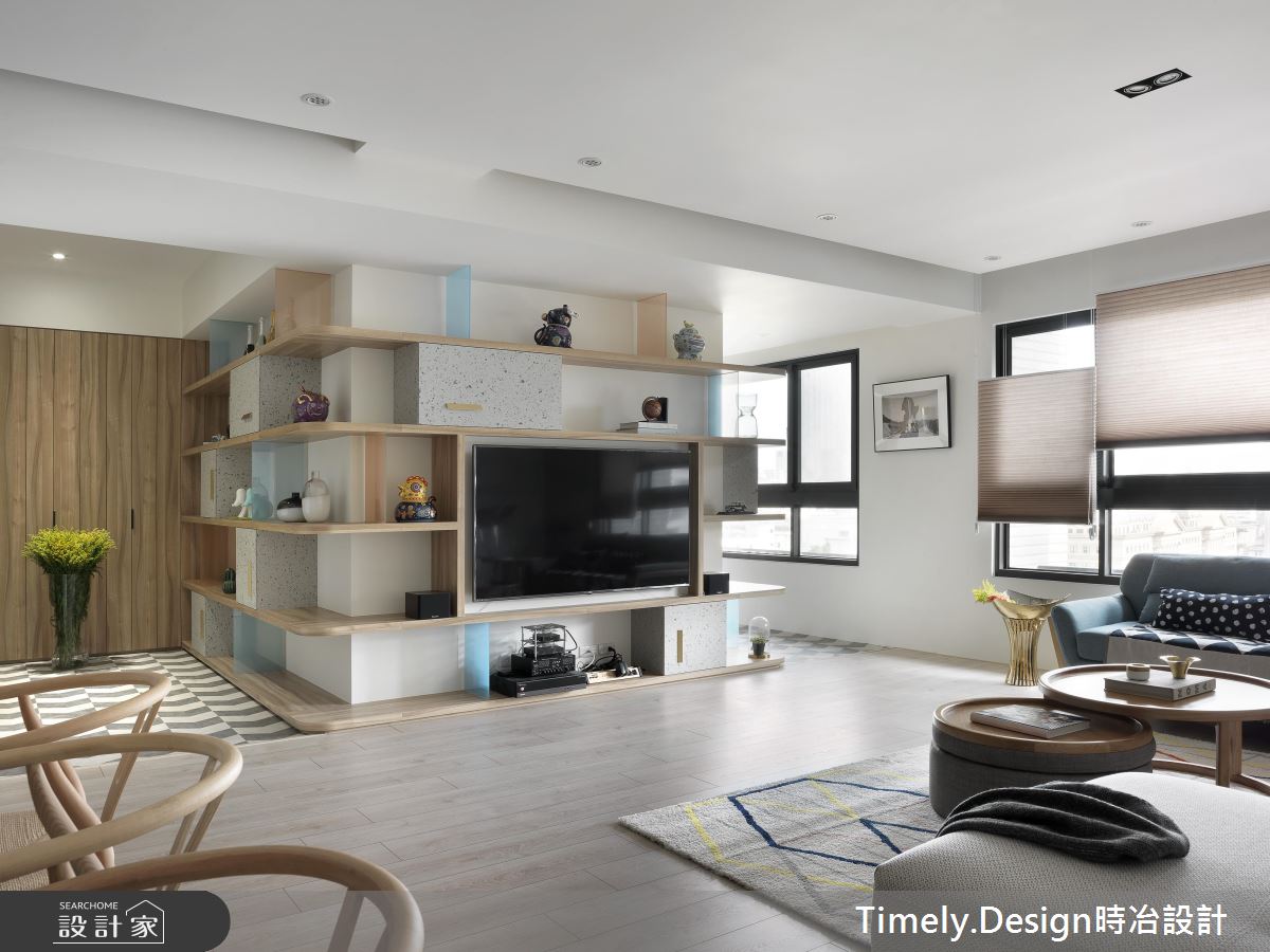 解決客廳佔比過大！環型書架打造二合一的明亮北歐宅