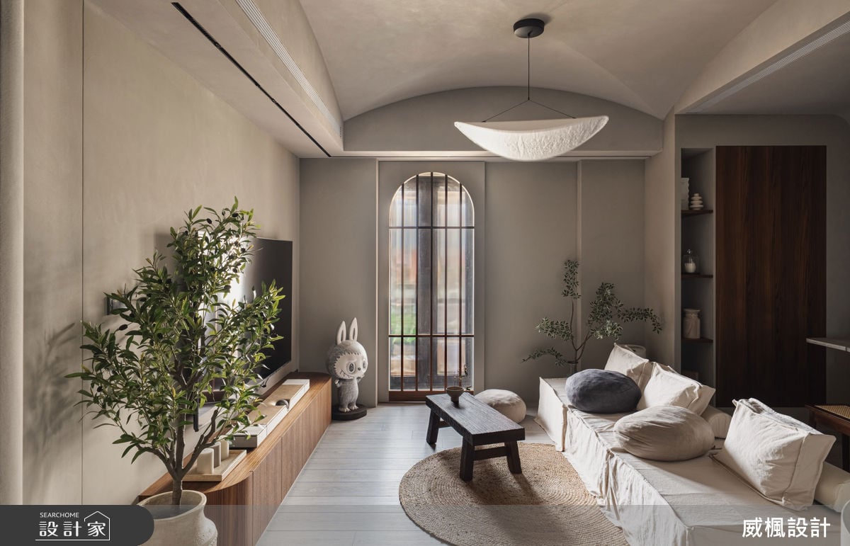 【TV】20坪侘寂小宅打造生活儀式感 藏身弧形與光影中的風景日常