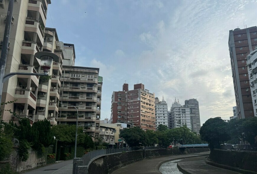 左手賣右手能省仲介費？楠梓購屋網友出「太太當房仲」奇招