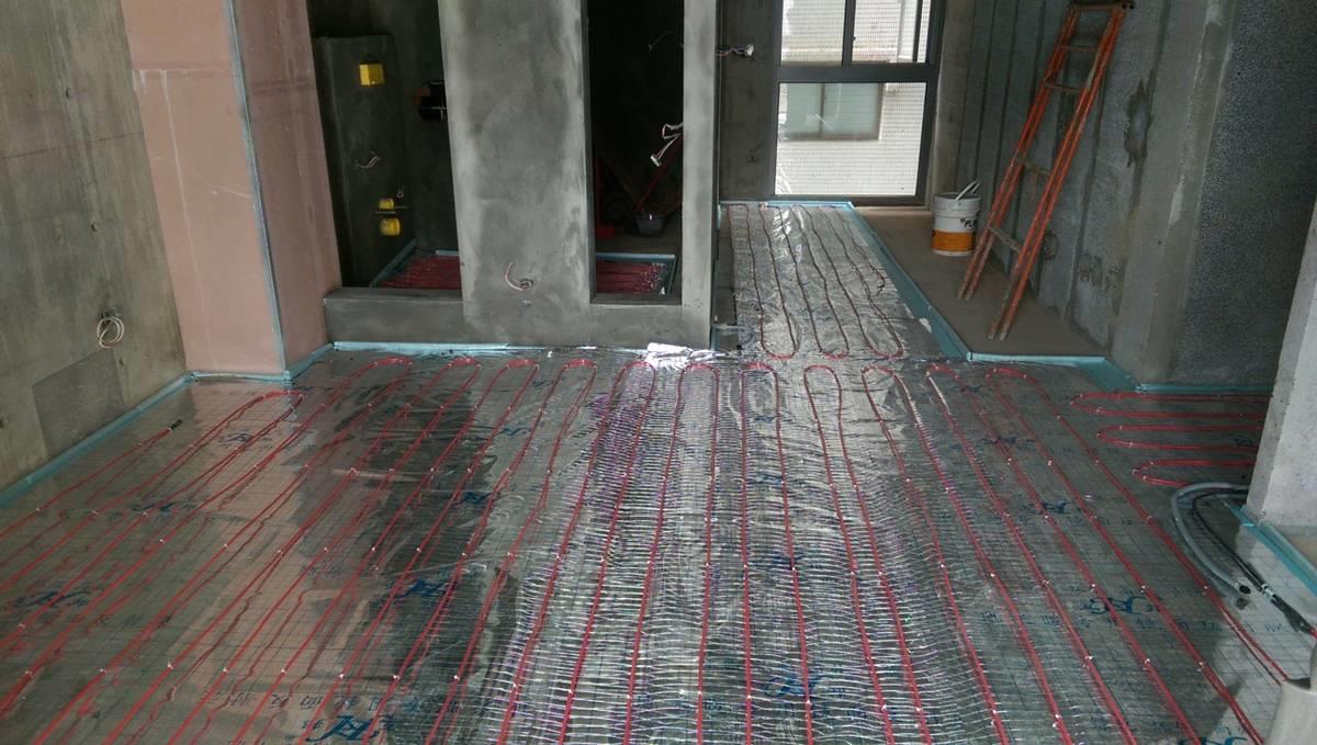 不怕寒流、冷氣團冷吱吱!  發熱地板、居家地暖設備 Q&A 懶人包!